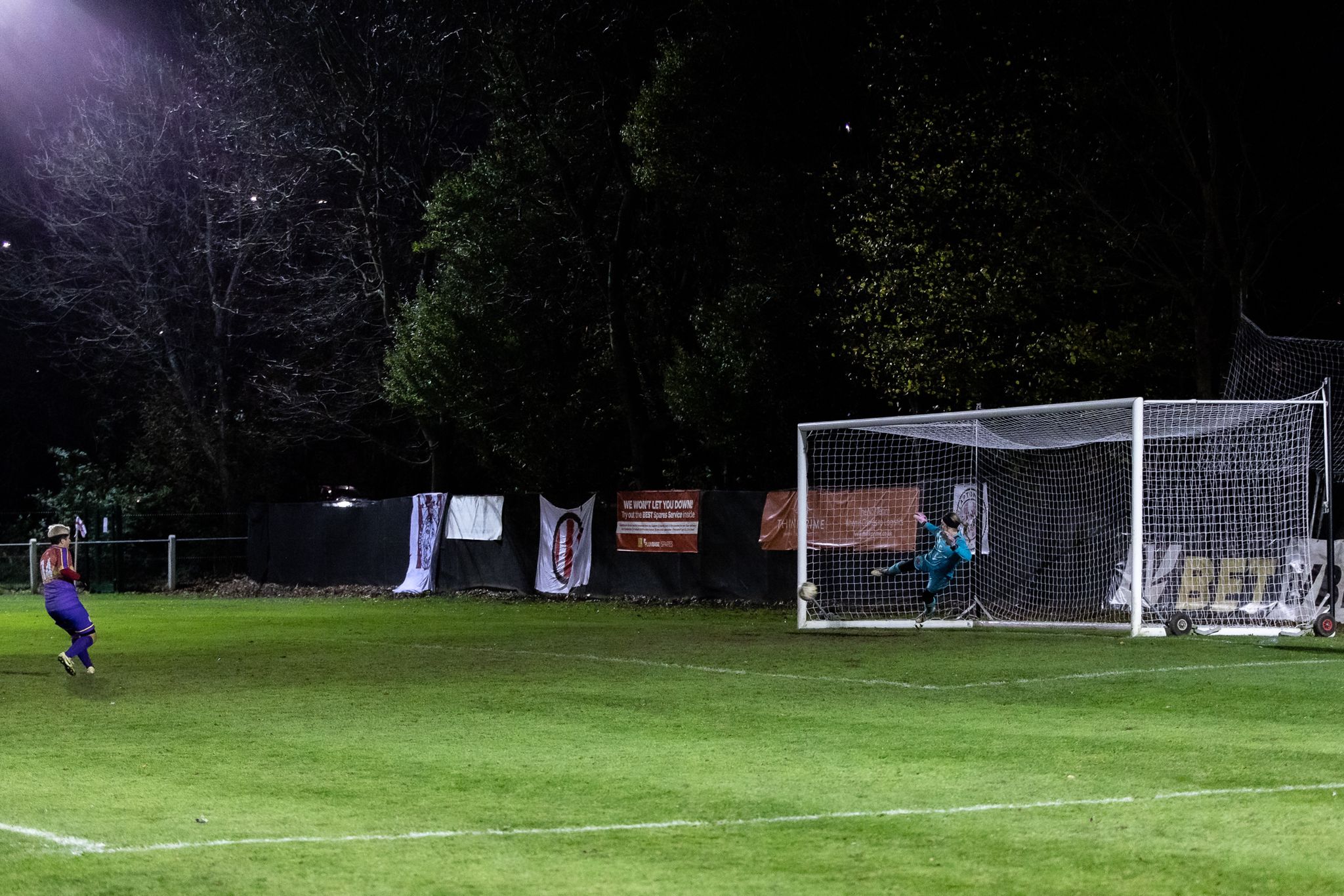 O penalti de Marta Boiro que enganou a porteira rival