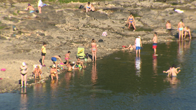 O río Miño serviu de refuxio para combater a calor abafante