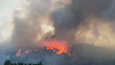 Continúa activo o incendio en Puente La Reina, en Navarra