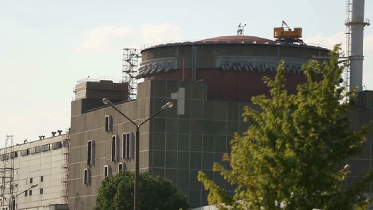 Vista da central nuclear de Zaporiya (Ucraína), a máis grande de Europa