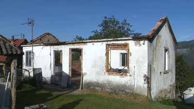 A casa estaba habitable e agora só lle quedan as catro paredes