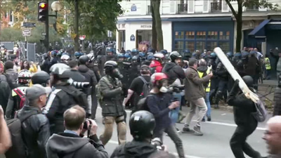 A manifestación en París rematou en enfrontamentos de radicais coa policía