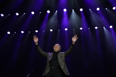 Serrat na súa última actuación en Barcelona o 23 de decembro