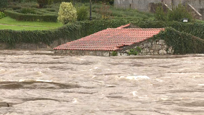 O río Tambre ao seu paso pola Ponte Maceira