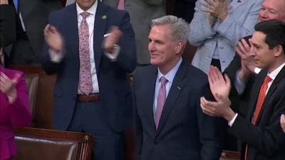 O republicano Kevin McCarthy felicitado tras gañar a votación