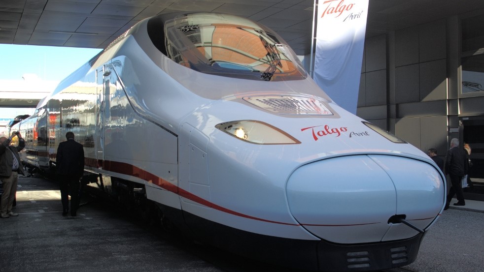 Un dos trens Avril de Talgo previstos para circular en Galicia