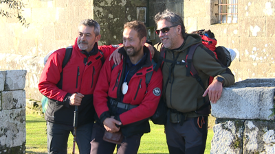 Tres peregrinos gaditanos que fan esta semana o Camiño Portugués con bo tempo