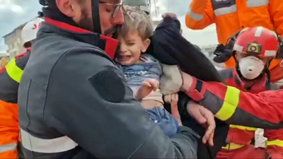 Membros da UME despregados na cidade de Nurdagui logran atopar con vida tres membros dunha familia