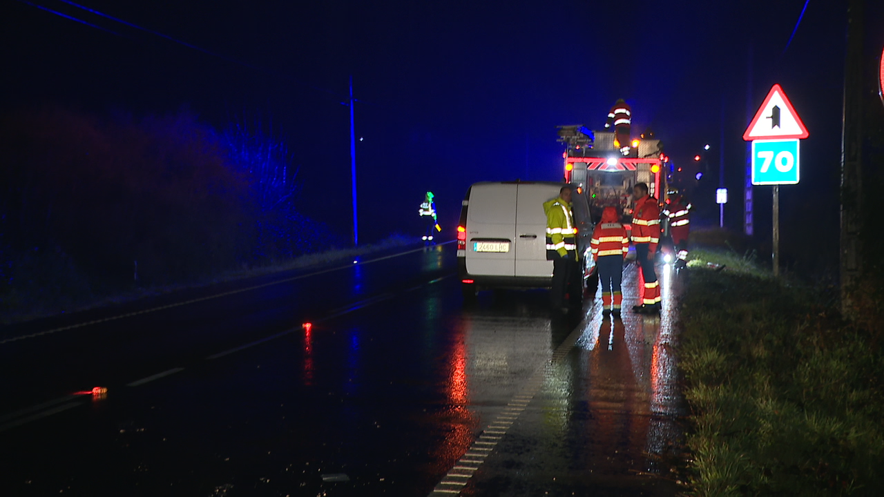 O lugar do accidente na estrada AC-409