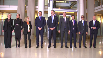 Foto de familia coa ausencia do presidente da Generalitat