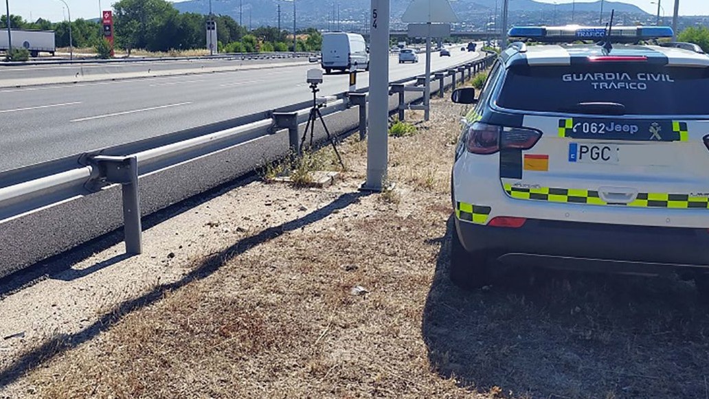 Control de velocidade por radar da Garda Civil de Tráfico