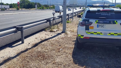 Control de velocidade por radar da Garda Civil de Tráfico