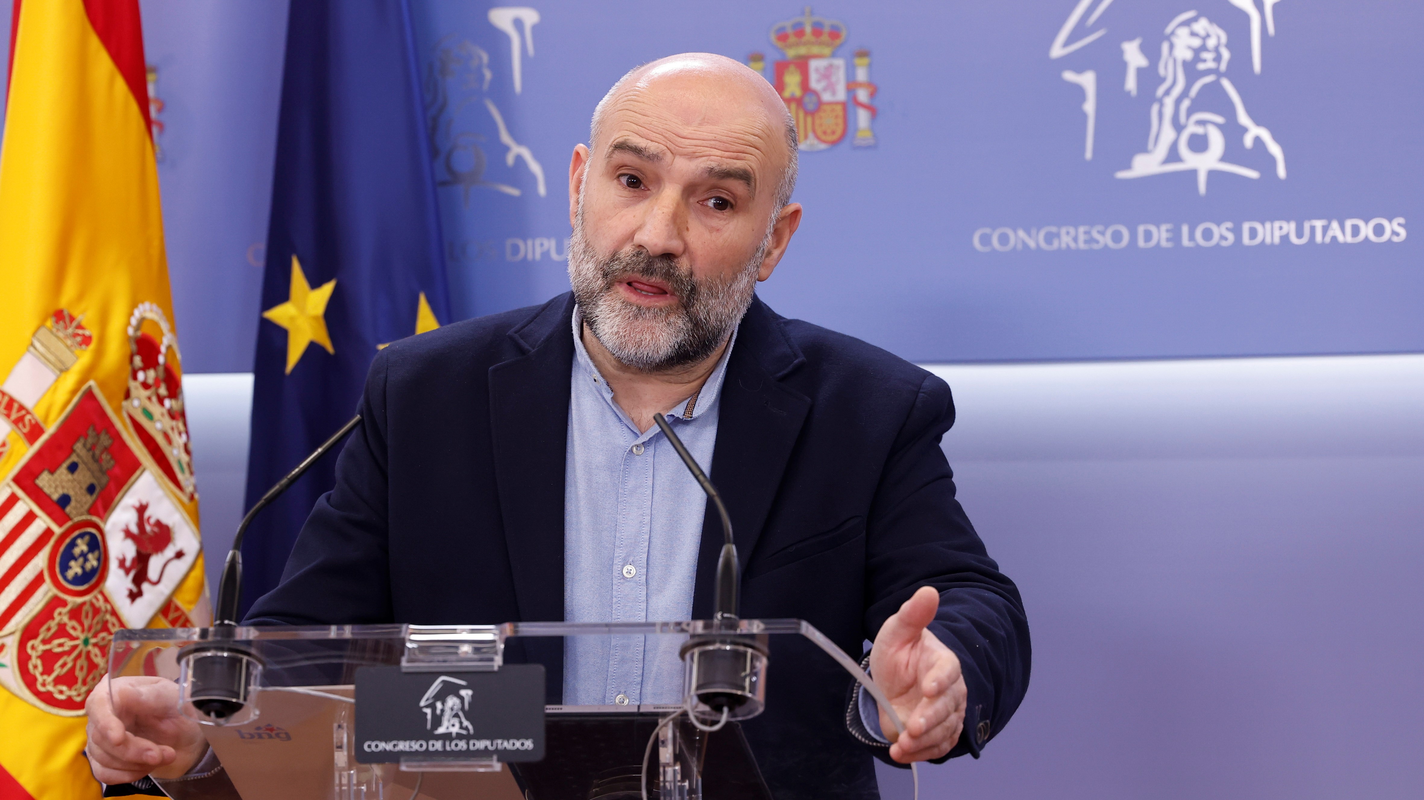 Néstor Rego nunha conferencia de prensa antes da reunión da Xunta de Voceiros (EFE/ Chema Moya)