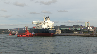 O Minerva Nounou está atracado no peirao de transatlánticos