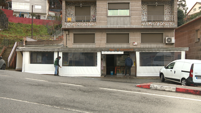 O bar onde se produciu o accidente permanece pechado en sinal de dó