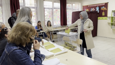 Votacións nun colexio electoral en Turquía