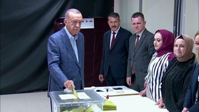 Erdogan no momento de votar este domingo