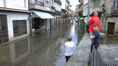 A tromba de auga inundou rúas, baixos comerciais e garaxes