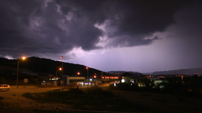 Imaxe de lóstregos en Galica durante a noite