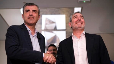 Manuel Domínguez (PP) e Fernando Clavijo (CC) (EFE / Ángel Medina G.)