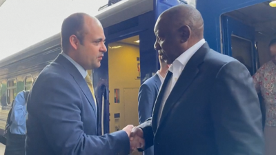 Momento da chegada a Kíiv do presidente surafricano, Cyril Ramaphosa