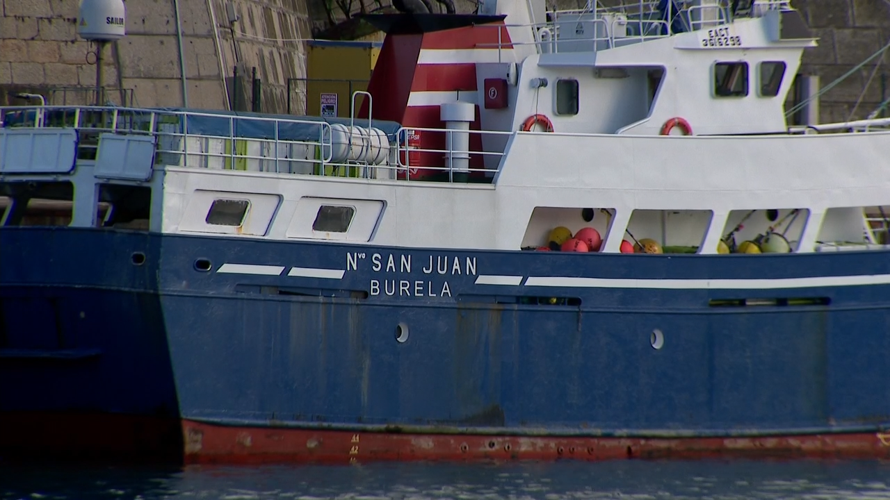 O Nuevo San Juan, amarrado no porto de Burela, nunha imaxe de arquivo