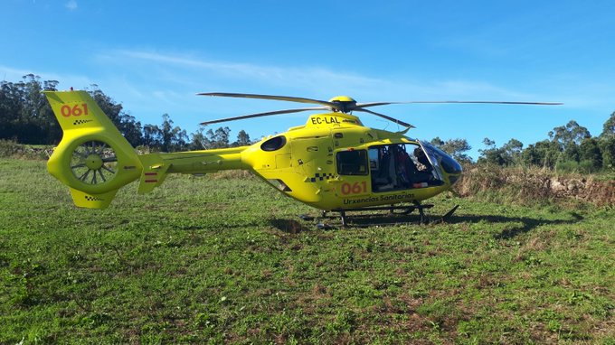 Un helicóptero medicalizado desprazouse ata o lugar do accidente