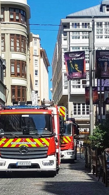 Vehículos dos Bombeiros da Coruña nunha actuación / Arquivo