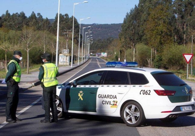 Control nas estradas da Garda Civil/Arquivo