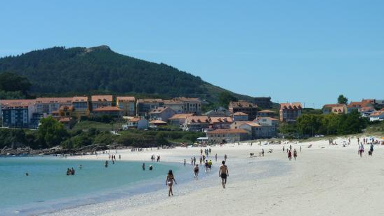 Imaxes da praia de Lagosteira, en Fisterra