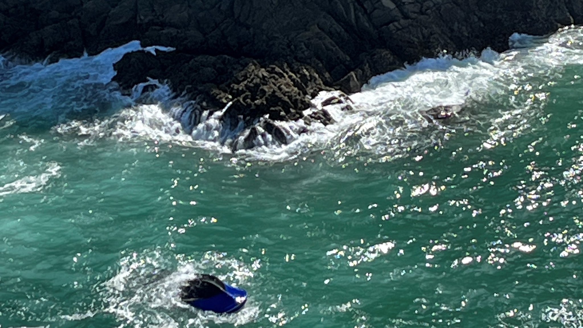 A embarcación en que ían os dous pescadores quedou coa quilla ao sol preto do cabo Prior