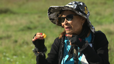 Rufina Rodríguez fixo un alto no camiño para atendernos este xoves en Casalderrique, na parroquia caldense de Carracedo