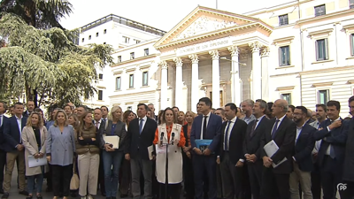 Comparecencia dos deputados do PP ás portas do Congreso