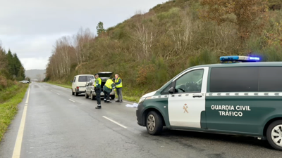 Axentes da Garda Civil no lugar dos feitos