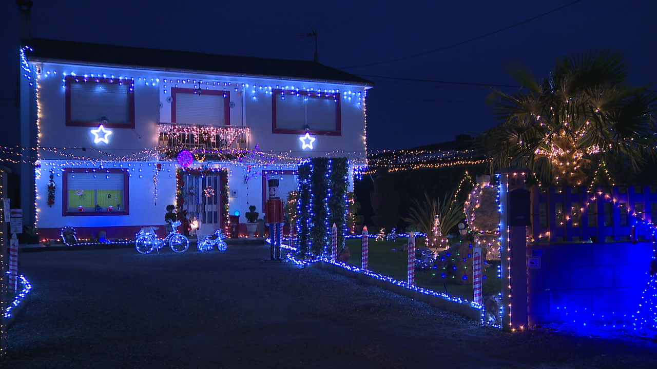 Esta vivenda de Sobrada ten nas luces de Nadal máis de 10.000 LED