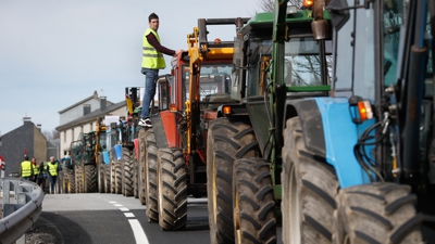 Tractorada en Pedrafita o pasado mes de febreiro (Europa Press/Carlos Castro) / Video: Declaracións de Luís Planas en Canal Sur