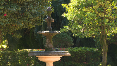 Unha das fontes que refrescan o Xardín Botánico de Padrón