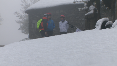 A neve deixa hoxe imaxes invernais en zonas como O Cebreiro