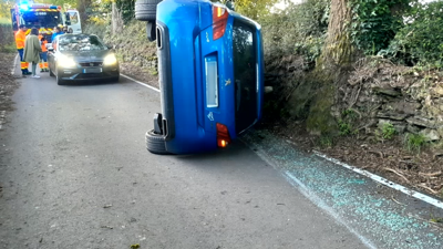 Coche accidentado en Castelo de Arriba