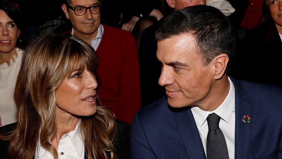 O presidente do Goberno, Pedro Sánchez, e a súa esposa, María Begoña Gómez. (EFE/Chema Moya)