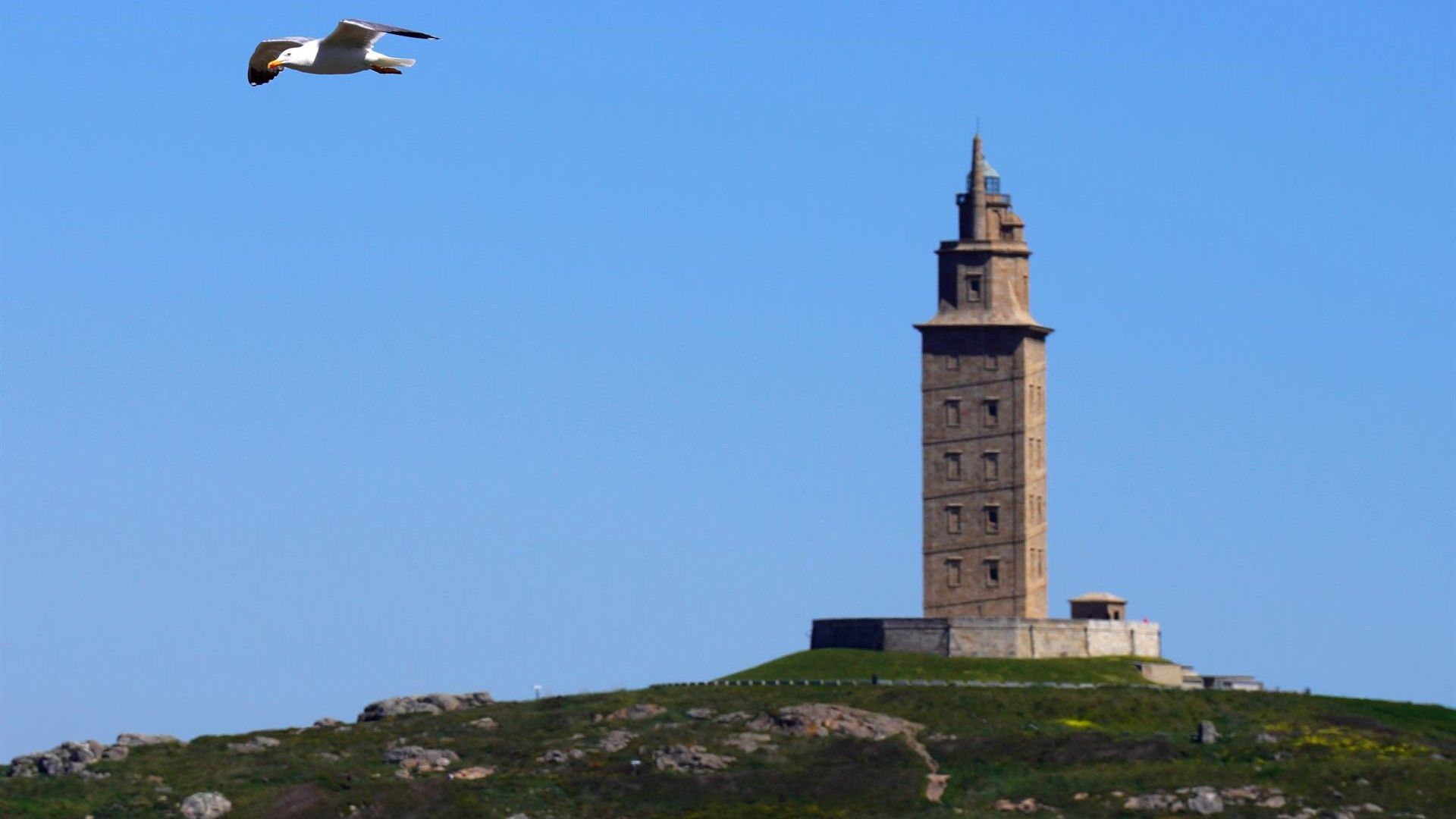 A muller foi rescatada preto da Torre de Hércules (Álvaro Ballesteros/ Europa Press.  Arquivo)