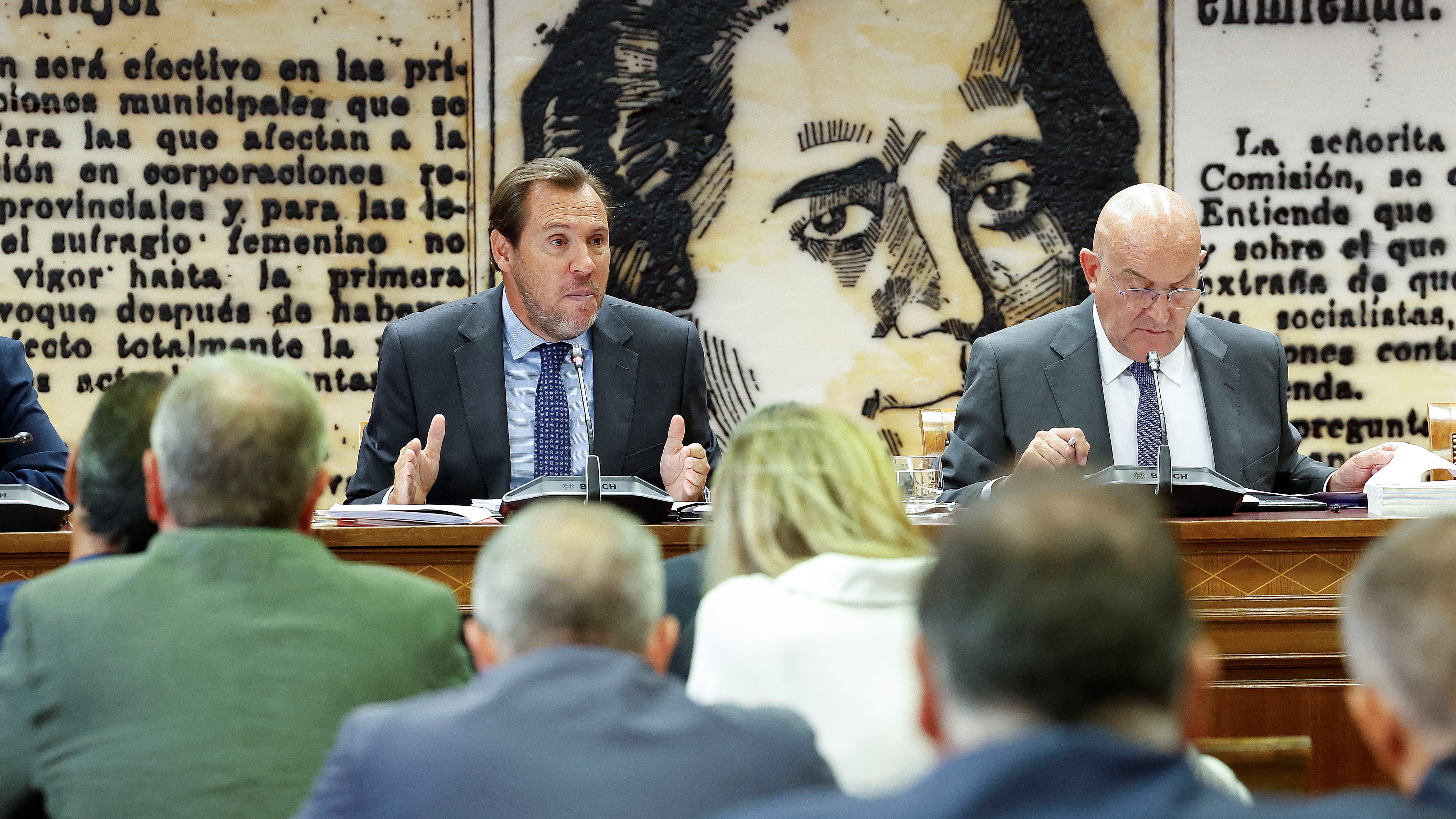 Óscar Puente durante a comparecencia no Senado (EFE/J. P. Gandul)