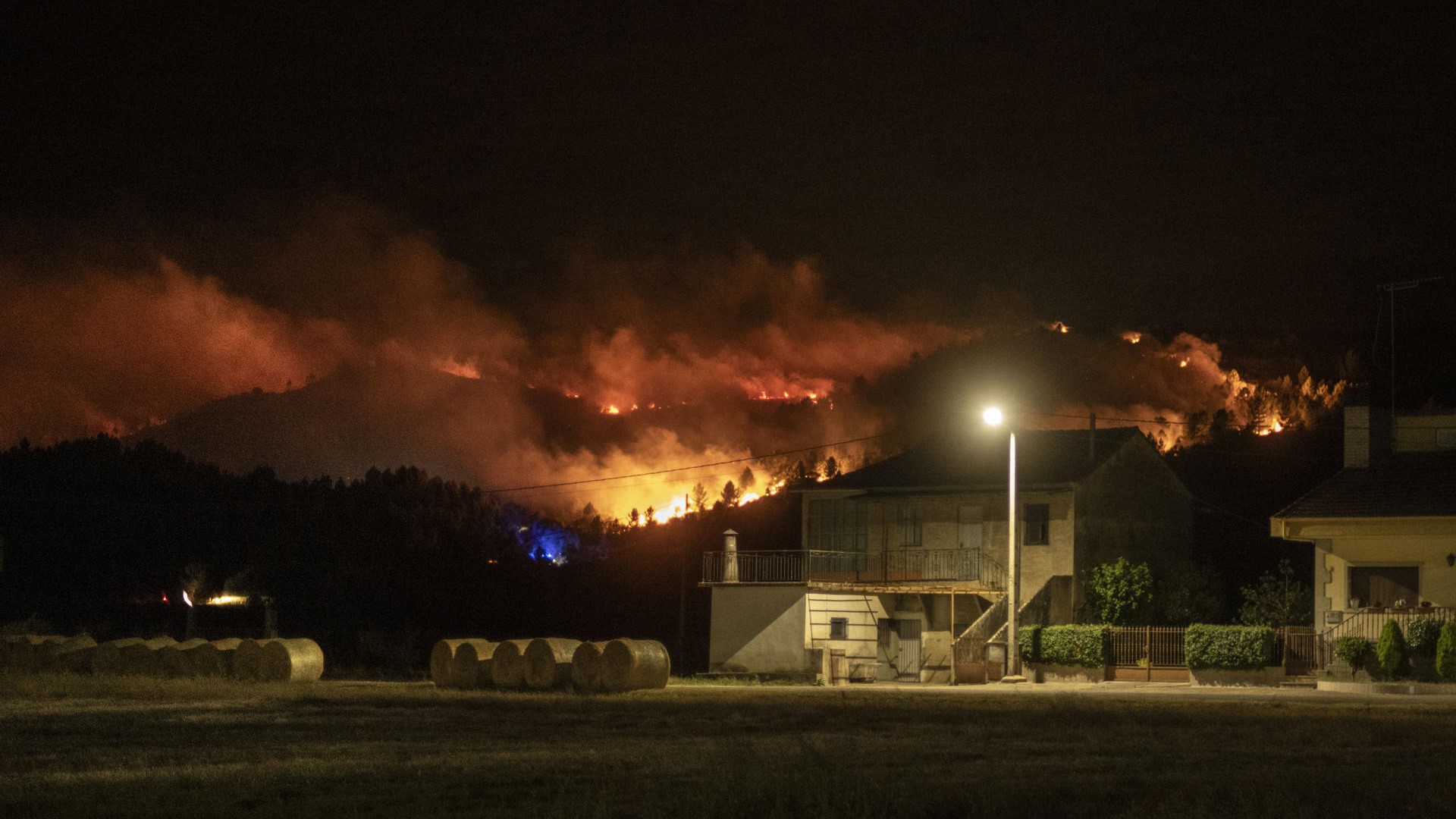 Imaxe do incendio de Oímbra, xa extinguido. EFE/ Brais Lorenzo