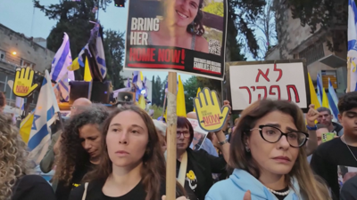 Manifestación en Tel Aviv para pedir o regreso dos reféns, este luns (Reuters) / EN DIRECTO Memorial do Nova Music Festival epicentro do ataque de Hamas do 7 do outubro