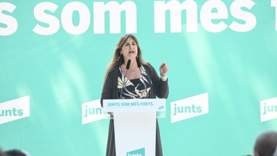 A presidenta de Junts, Laura Borràs, intervén durante o acto de celebración do cuarto aniversario da fundación de Junts, no Théâtre de Verdure, o 27 de xullo de 2024, na localidade francesa de Amélie-les-Bains-Palalda (Glòria Sánchez / Europa Press).