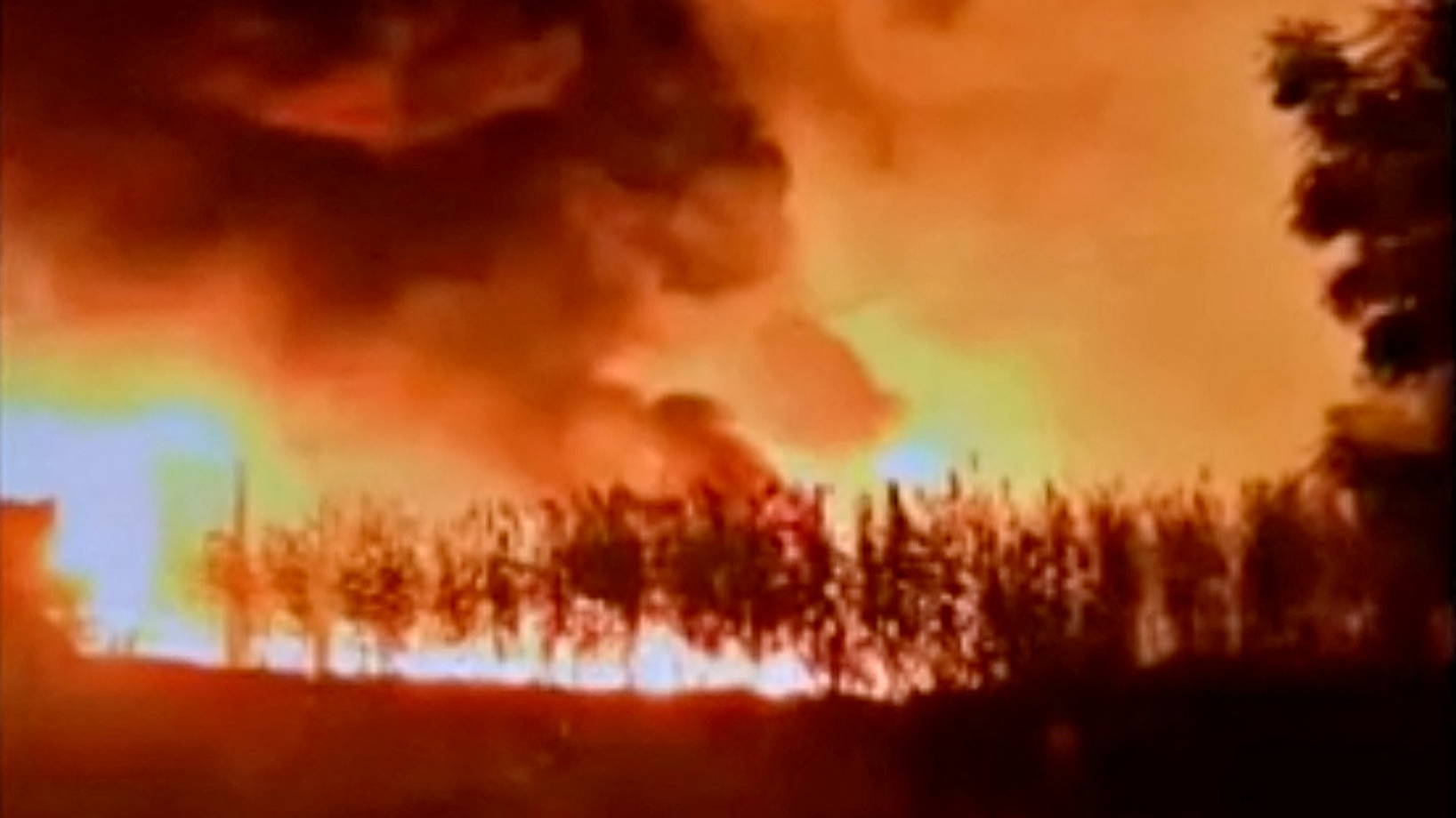 Incendio provocado pola explosión dun camión de combustible no norte de Nixeria (vía REUTERS)