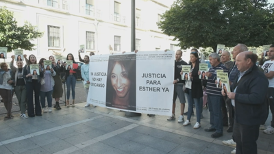 Protesta de amigos e familiares de Esther no segundo aniversario da súa morte