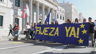 Manifestación de empregados públicos temporais ante o Congreso en Madrid