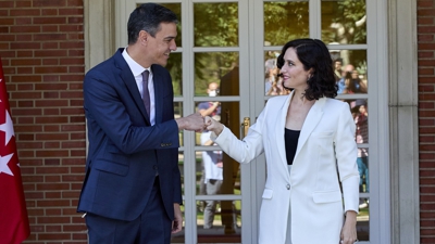 O presidente do Goberno Pedro Sánchez recibe na Moncloa a presidenta da Comunidade de Madrid Isabel Díaz Ayuso o 9 de xullo de 2021 (J. Hellín / Europa Press)