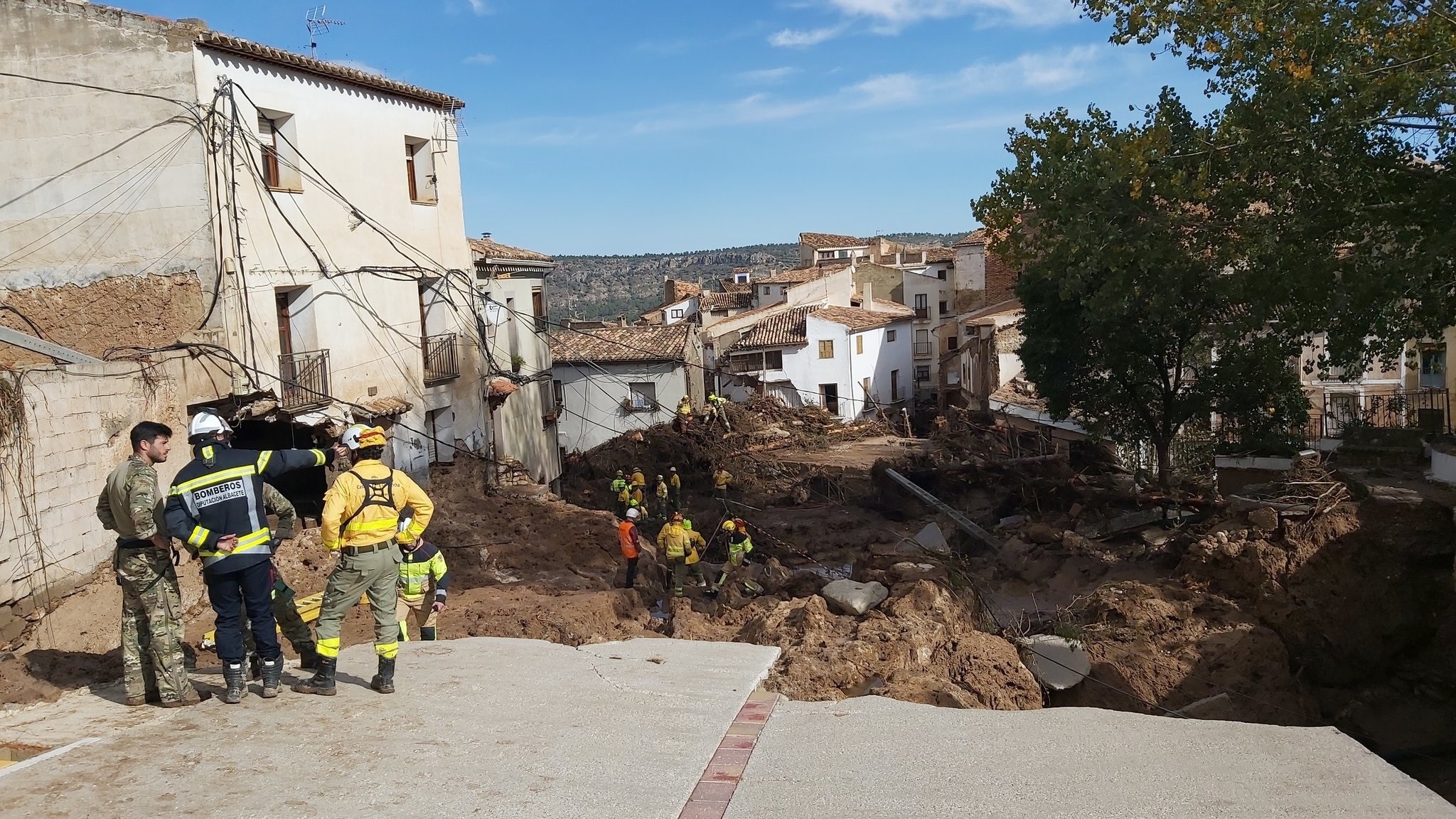 Os equipos de emerxencia traballan en Letur (Albacete), unha das zonas afectadas pola DINA (Foto: Delegación do Goberno)